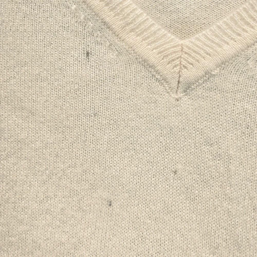 Quince 100% Cashmere V Neck Sweater Cream Size S see photos - Picture 3 of 7